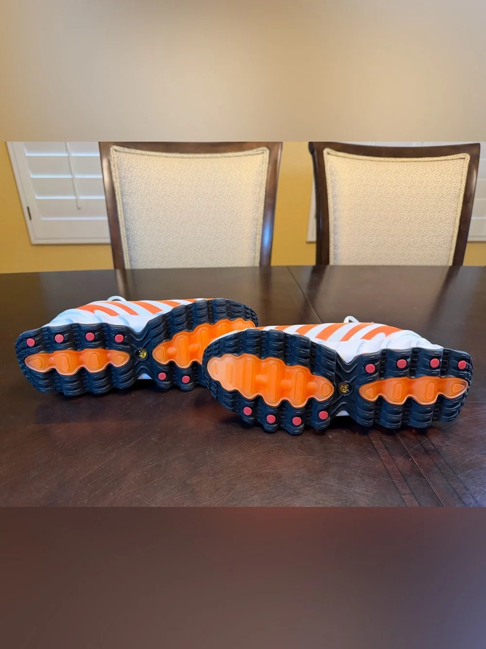 New Nike Air Max DN8 Orange White Sneaker Shoes Size US 6.5Y